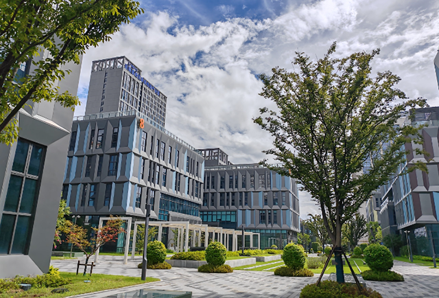 乌鲁木齐工业地产投资新蓝海——新能源产业园区崛起